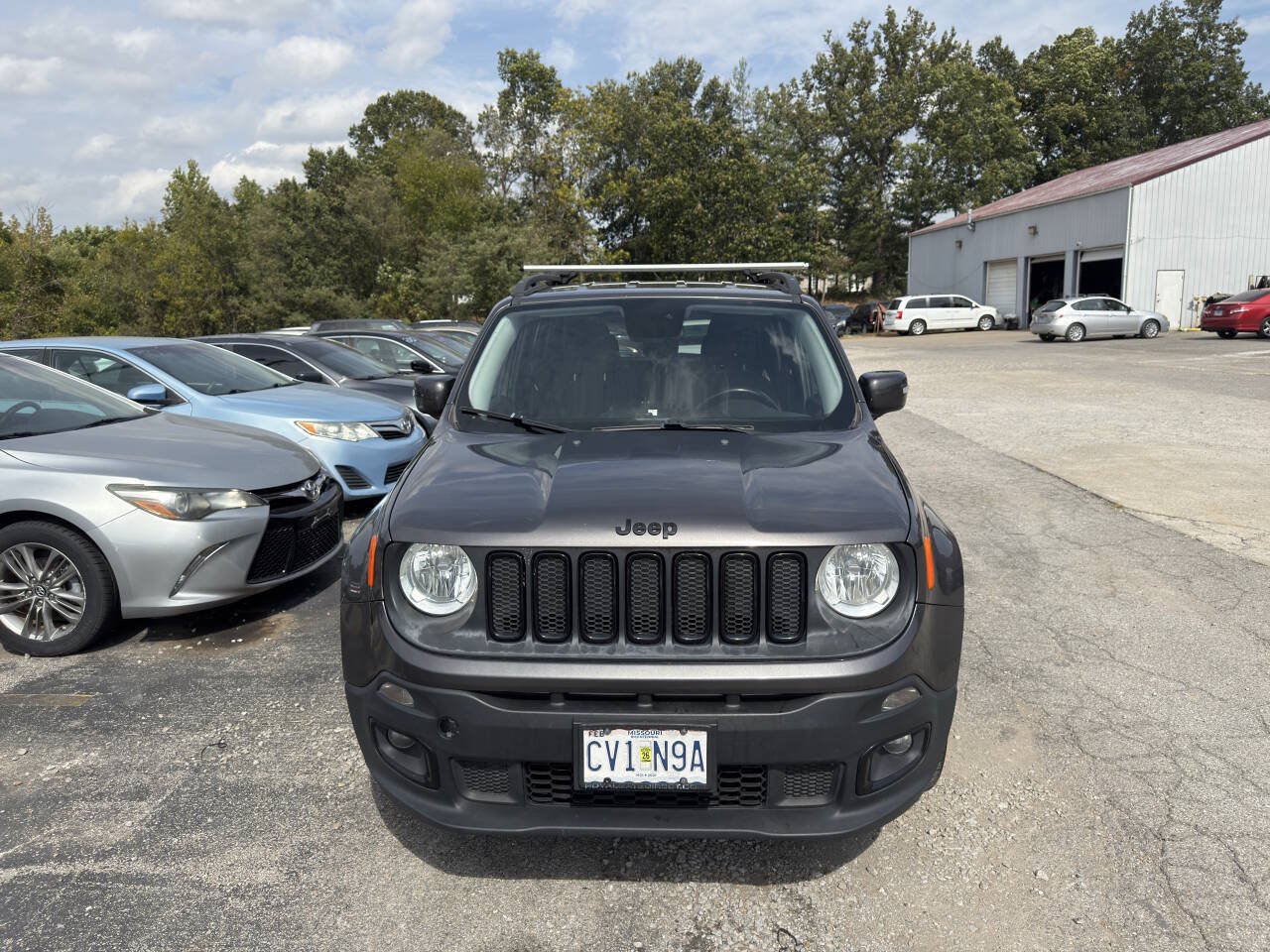 Used 2016 Jeep Renegade Latitude AWD/4WD image 4