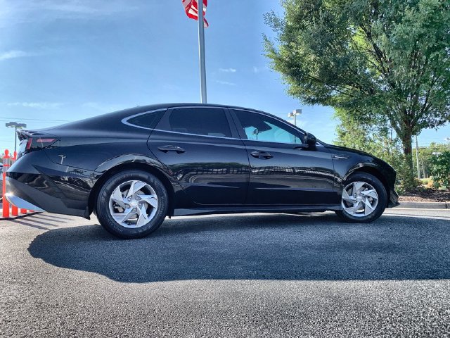 Used 2025 Hyundai Sonata SE FWD image 9