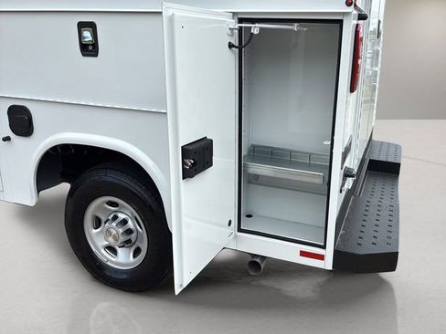 New 2025 Chevrolet Express 3500 w/ Power Convenience Package image 18