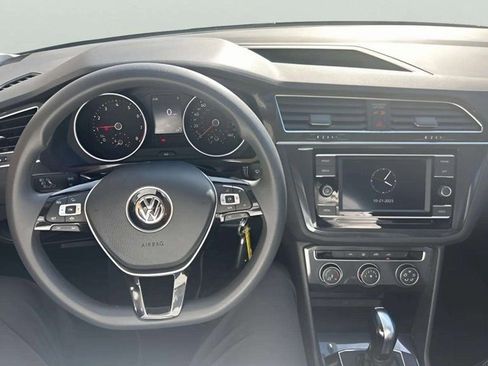 Used 2021 Volkswagen Tiguan S image 12