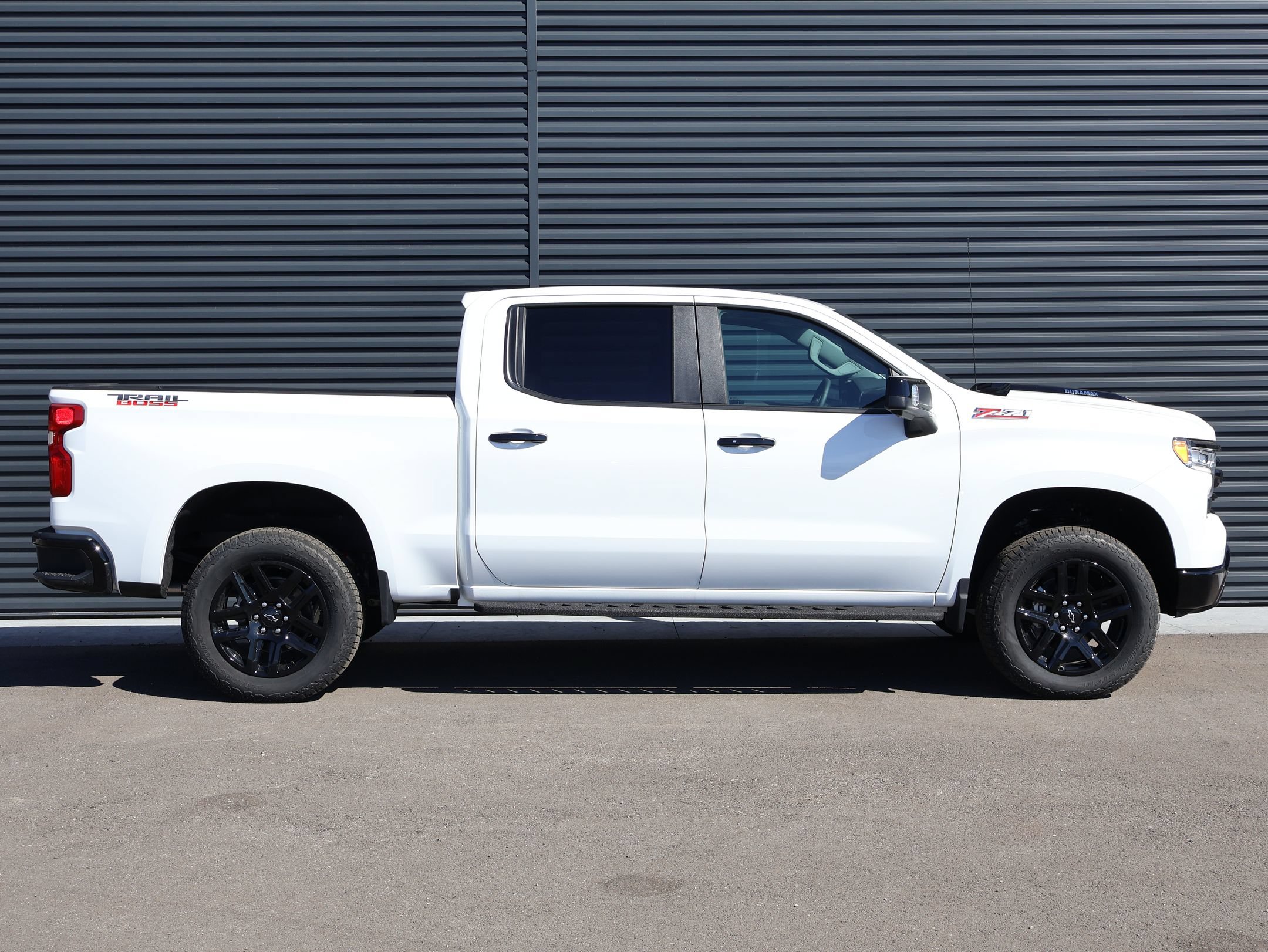 Used 2026 Chevrolet Silverado 1500 LT Trail Boss w/ LT Trail Boss Premium Package AWD/4WD image 4