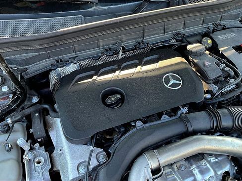 Used 2025 Mercedes-Benz GLB 250 image 30