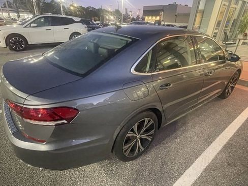 Used 2022 Volkswagen Passat 2.0T SE image 5