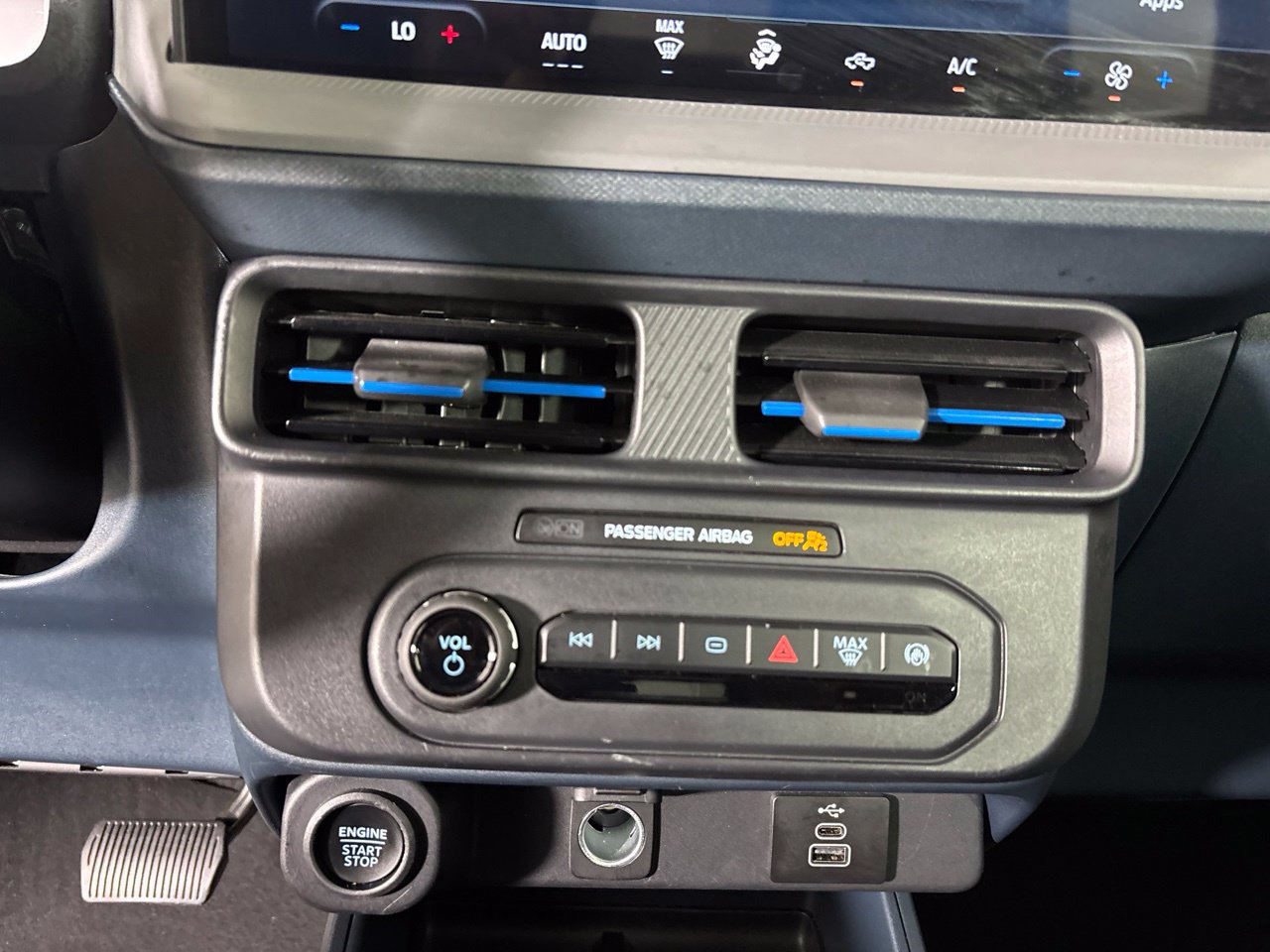 Used 2025 Ford Maverick Lobo AWD/4WD image 18