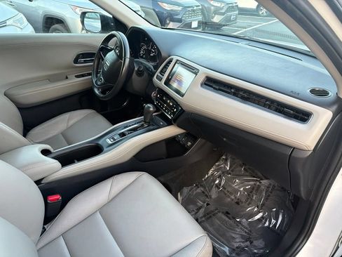 Used 2018 Honda HR-V EX-L image 10