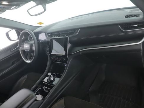 Used 2023 Jeep Grand Cherokee Altitude image 29