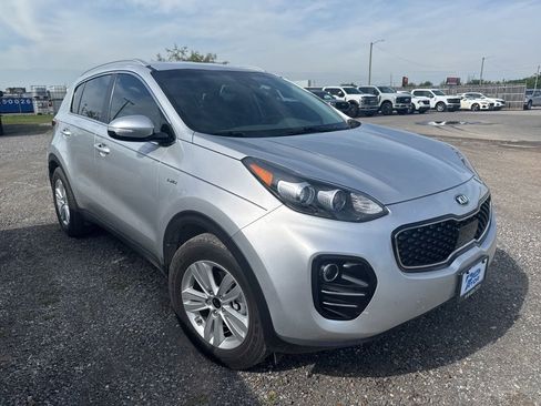 Used 2018 Kia Sportage LX w/ LX Technology Package AWD/4WD image 3