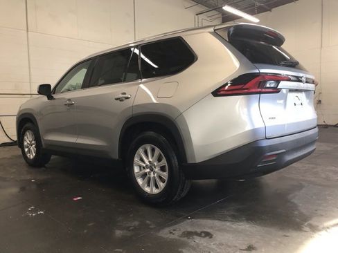 Certified 2025 Toyota Grand Highlander XLE image 6