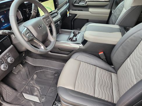 New 2026 Chevrolet Silverado 2500 ZR2 image 4