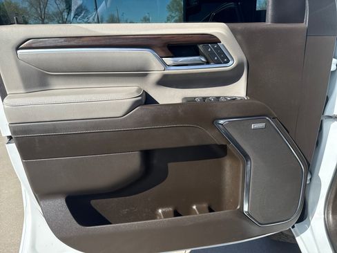 Used 2024 GMC Sierra 2500 SLT w/ SLT Premium Package image 21