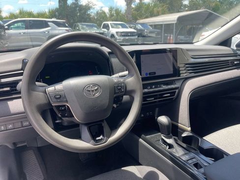 Used 2025 Toyota Camry LE FWD image 13