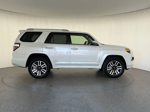 Used 2019 Toyota 4Runner Limited AWD/4WD image 2