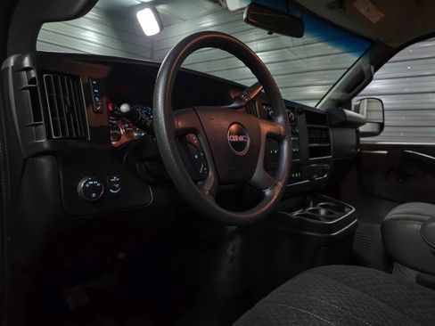 Used 2019 GMC Savana 2500 w/ Driver Convenience Package image 15