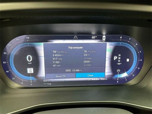 Certified 2025 Volvo XC40 B5 Plus image 15