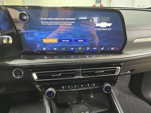 New 2026 Chevrolet Traverse LT w/ Driver Confidence Package AWD/4WD image 22