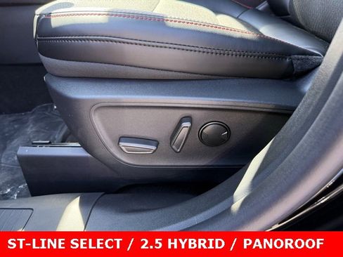New 2025 Ford Escape ST-Line Elite image 32