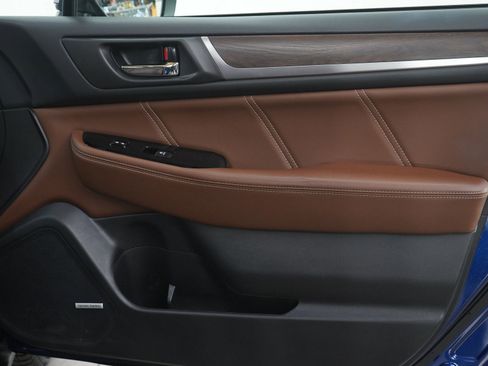 Used 2017 Subaru Outback 3.6R Touring image 9