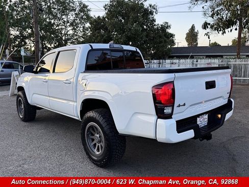 Used 2018 Toyota Tacoma SR w/ SR Convenience Package image 4