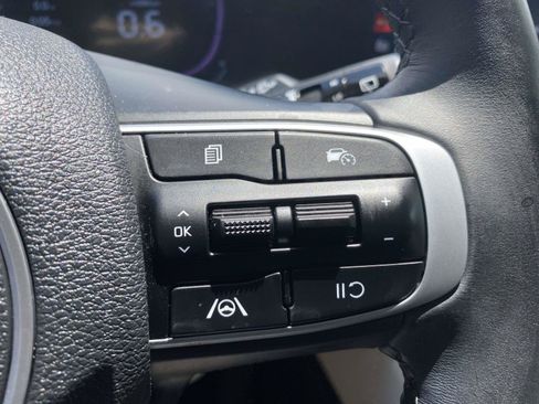 Used 2024 Kia Sportage EX FWD image 21