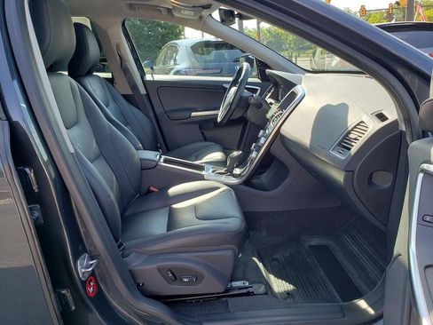 Used 2016 Volvo XC60 T6 w/ Proximity Package AWD/4WD image 21