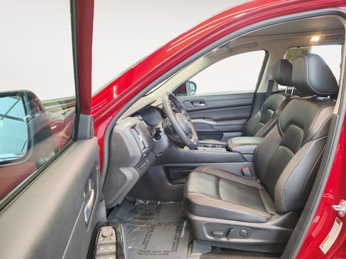 Used 2024 Nissan Pathfinder SL w/ SL Premium Package image 24