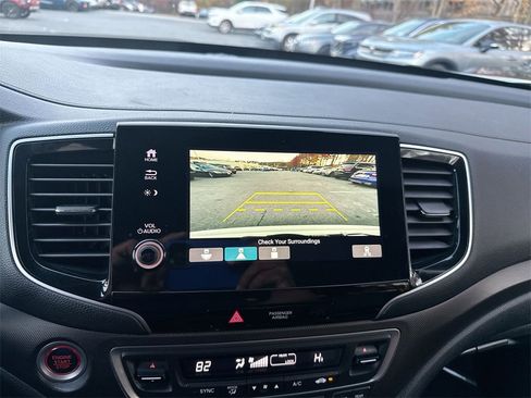 Used 2022 Honda Pilot TrailSport image 22