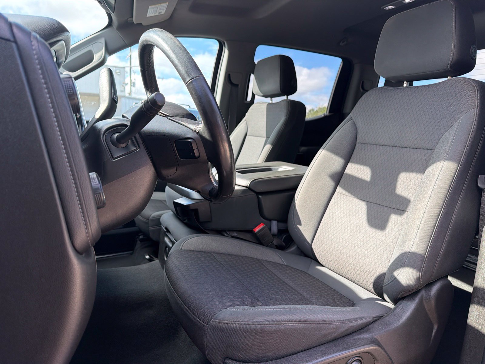 Used 2021 Chevrolet Silverado 1500 LT AWD/4WD image 8