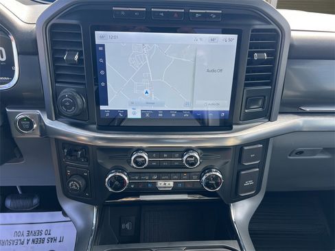 Certified 2022 Ford F150 Lariat w/ Equipment Group 502A High image 27