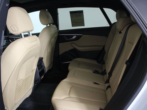Used 2021 Audi Q8 Premium Plus w/ Premium Plus Package image 12