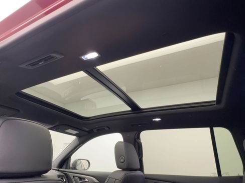 New 2026 Chevrolet Traverse LT w/ Sun and Wheel Package image 15