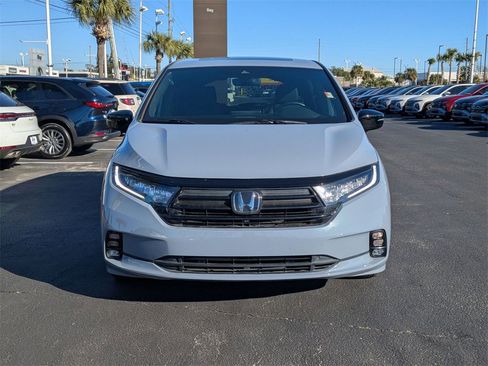Used 2024 Honda Odyssey Sport image 2