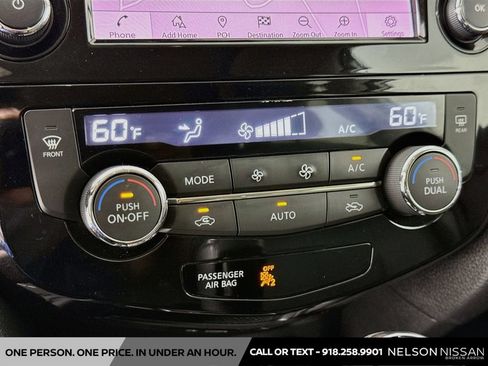 Used 2018 Nissan Rogue SV w/ Sun & Sound Touring Package FWD image 16