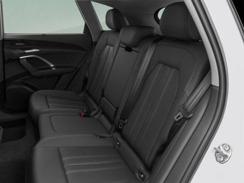 Used 2025 Audi Q5 Premium w/ Premium Plus AWD/4WD image 17