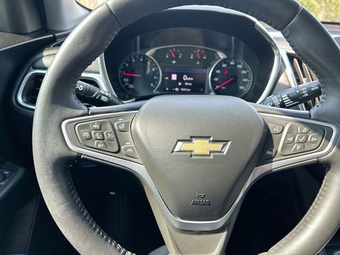 Used 2022 Chevrolet Equinox LT FWD image 17