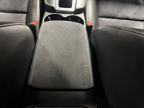 Used 2018 Porsche Macan Turbo image 13