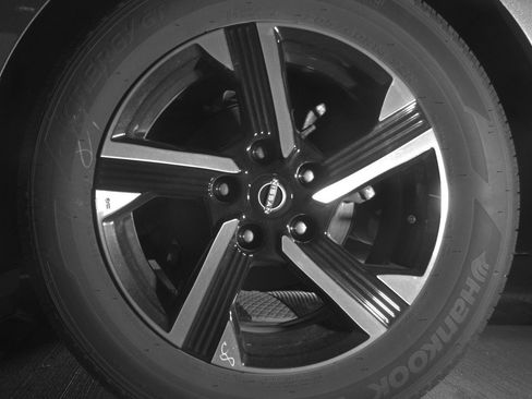 Used 2025 Nissan Sentra SV image 14