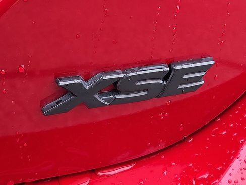 Used 2022 Toyota Camry XSE image 8