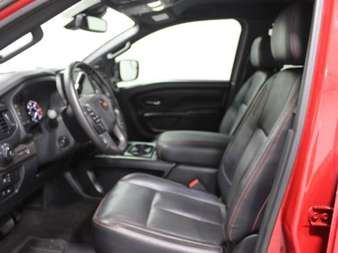 Used 2020 Nissan Titan PRO-4X w/ Pro-4x Convenience Package image 3