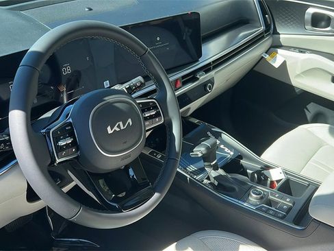 New 2025 Kia Sorento EX w/ Panoramic Sunroof Package image 18