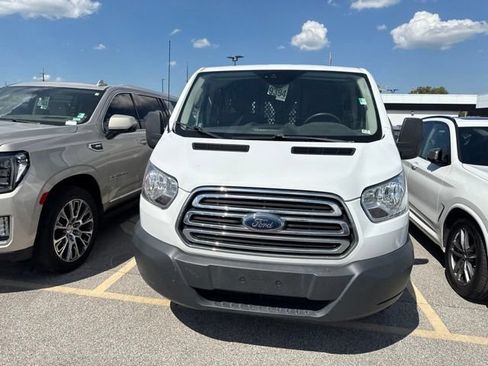 Used 2018 Ford Transit 250 130 Low Roof w/ Exterior Upgrade Package RWD image 5