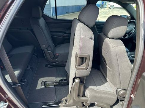 Used 2023 Chevrolet Traverse LT AWD/4WD image 27