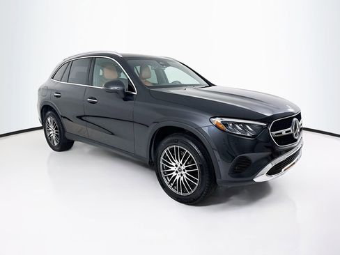 Used 2024 Mercedes-Benz GLC 300 image 1