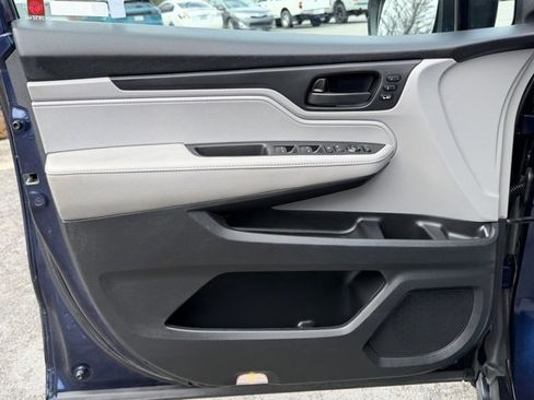 Used 2018 Honda Odyssey EX-L image 11