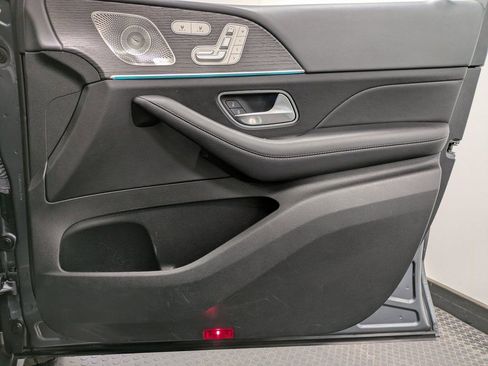 Used 2021 Mercedes-Benz GLS 580 4MATIC image 27