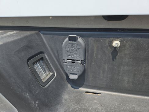 Used 2018 Ford F150 XLT image 5