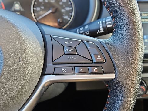 Used 2021 Nissan Kicks SR image 18