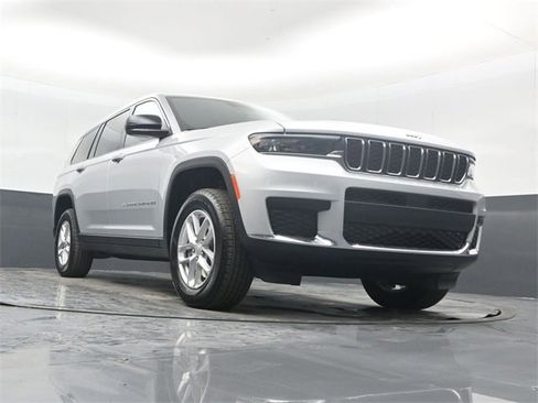 New 2025 Jeep Grand Cherokee L Laredo image 46