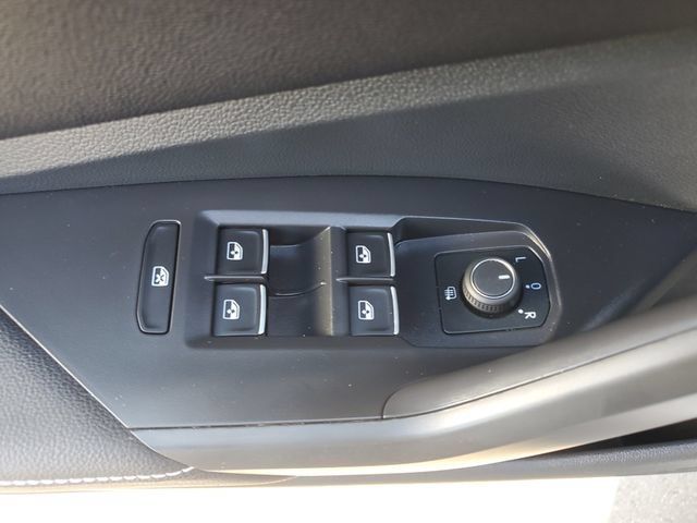 Certified 2024 Volkswagen Jetta SE w/ Panoramic Sunroof Package FWD image 28