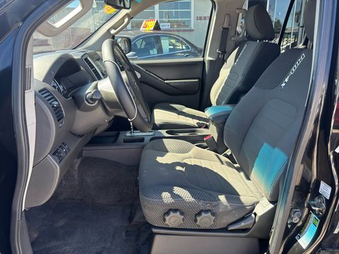 Used 2013 Nissan Frontier PRO-4X image 4