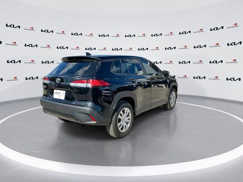 Used 2024 Toyota Corolla Cross L image 8